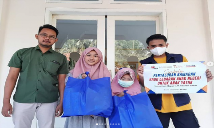 Penyaluran Ramadan Kado Lebaran Anak Negeri untuk Anak Yatim